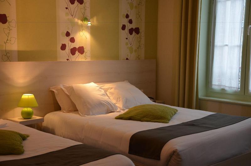 Brit Hotel Du Dauphin Л'Эгль Экстерьер фото