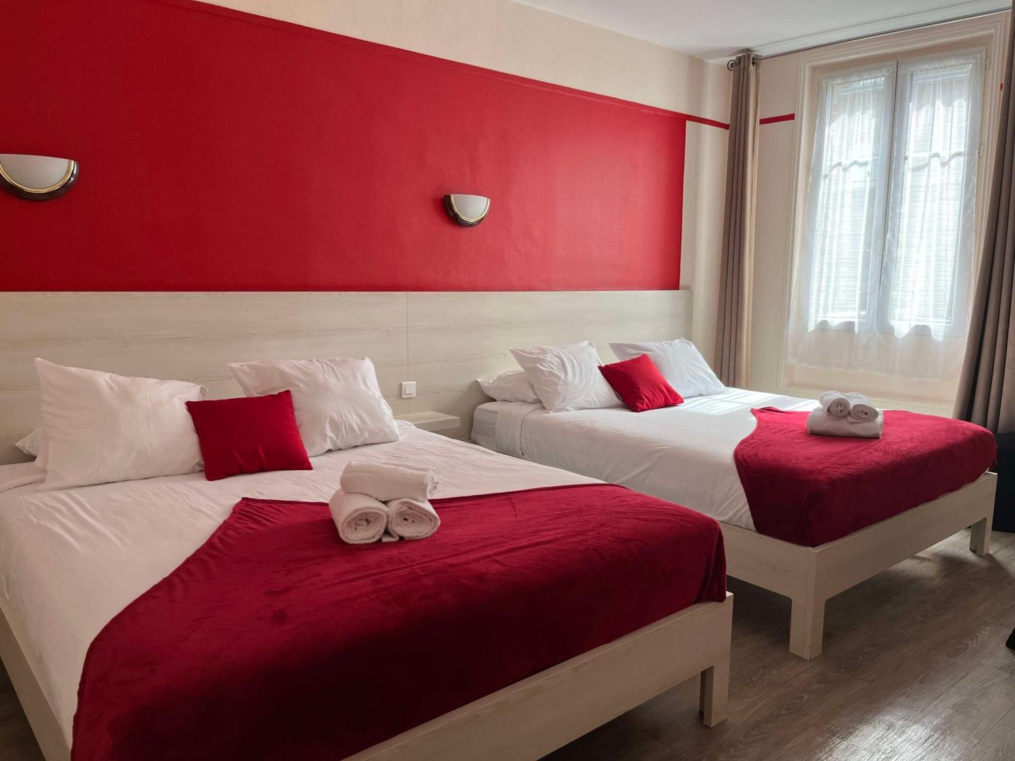 Brit Hotel Du Dauphin Л'Эгль Экстерьер фото