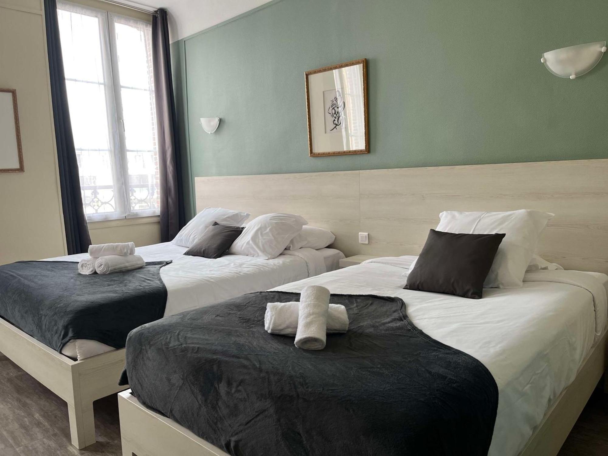 Brit Hotel Du Dauphin Л'Эгль Экстерьер фото