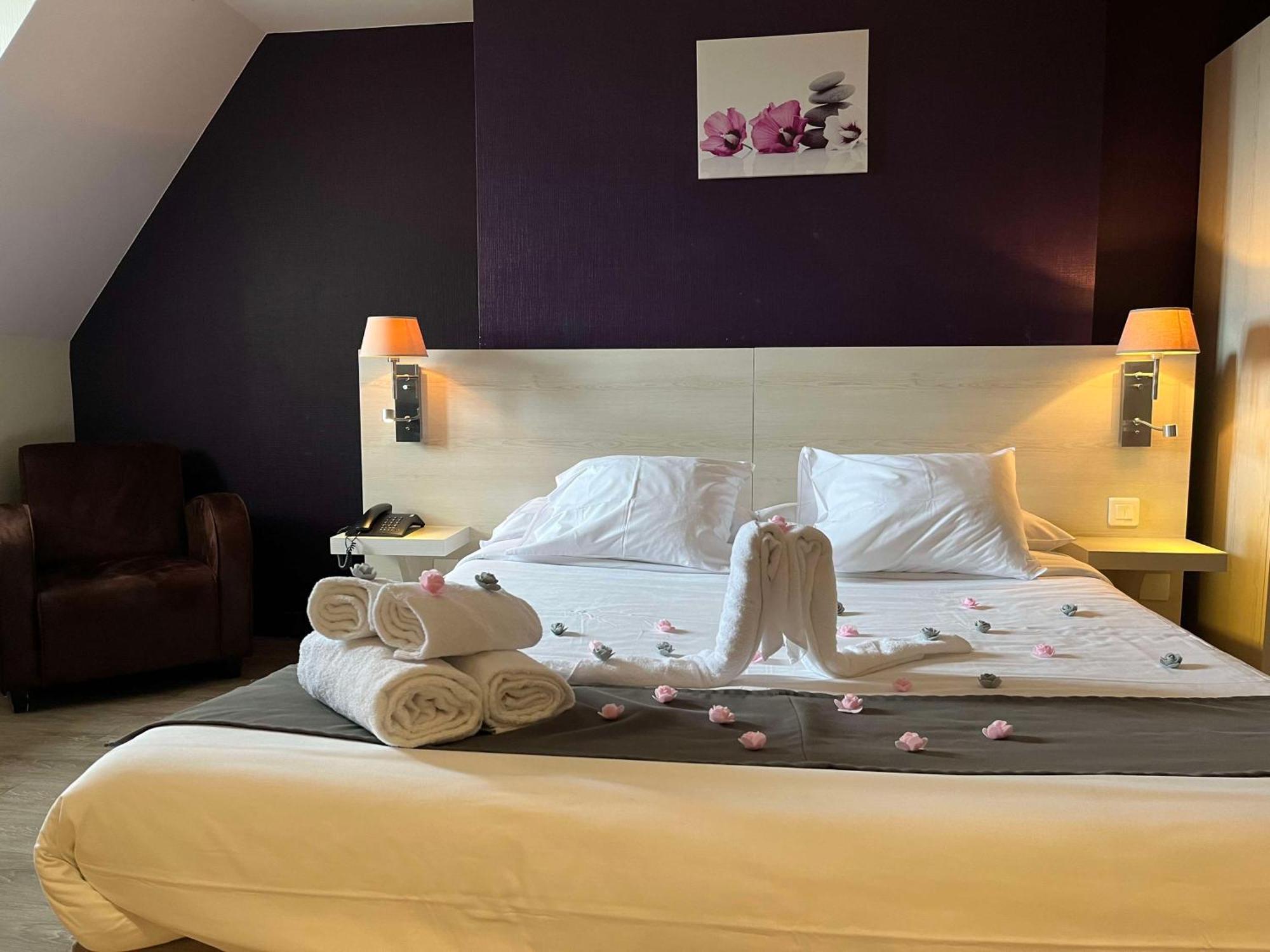 Brit Hotel Du Dauphin Л'Эгль Экстерьер фото