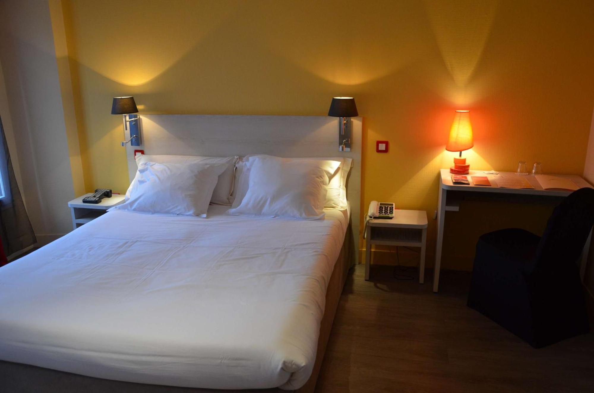 Brit Hotel Du Dauphin Л'Эгль Экстерьер фото