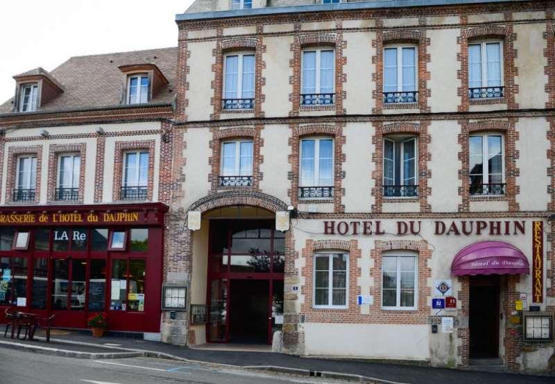 Brit Hotel Du Dauphin Л'Эгль Экстерьер фото