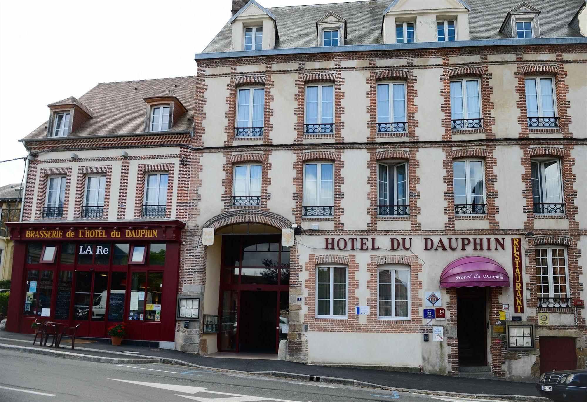 Brit Hotel Du Dauphin Л'Эгль Экстерьер фото
